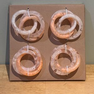 TAHARI Home Box Set of 4 White & Peach Interlocking Circular Napkin Rings